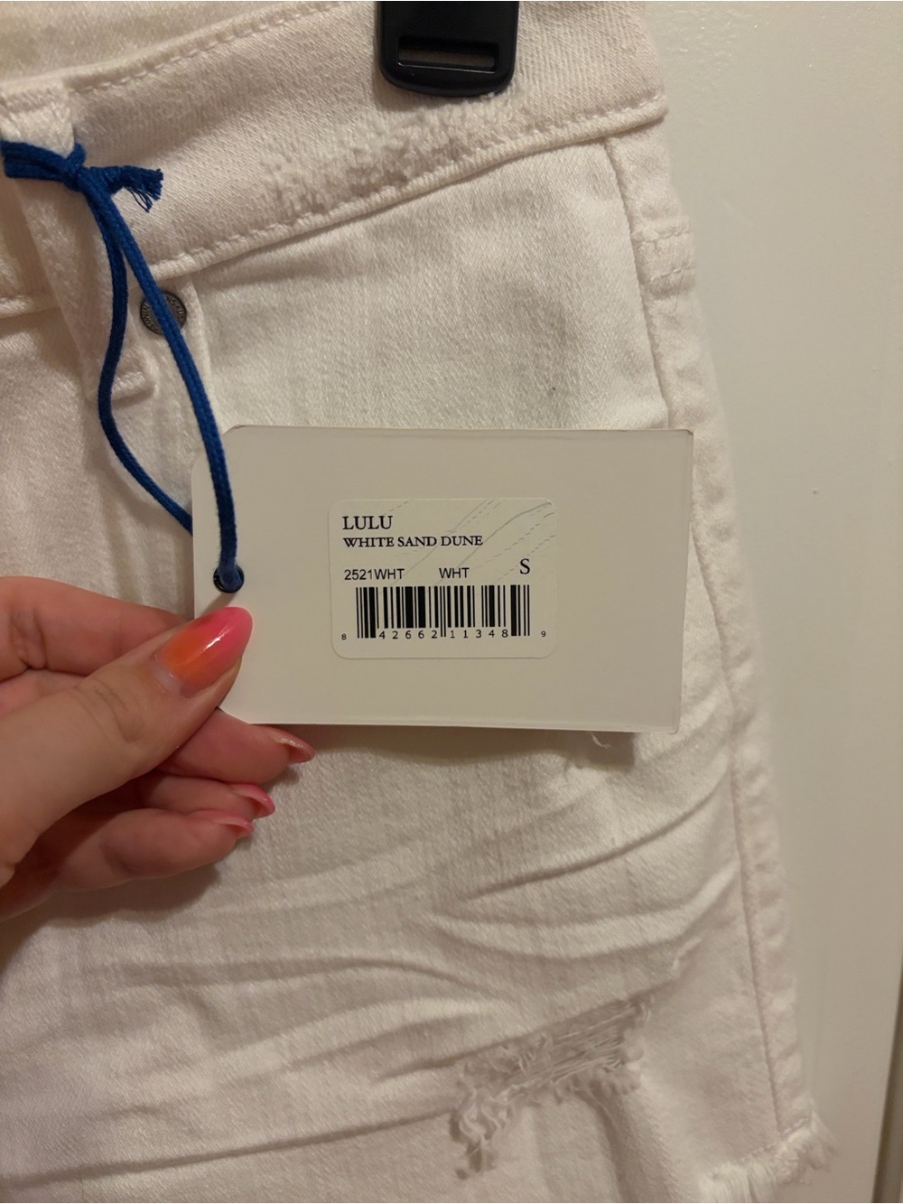 eunina NWT! White High-Rise Frayed Hem Denim Shorts - Picture 4 of 4